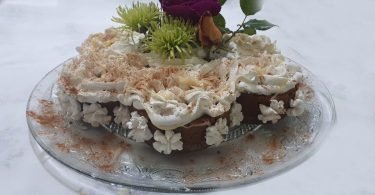 Bolo de banana e abacaxi