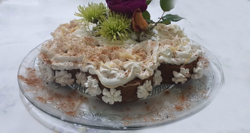 Bolo de banana e abacaxi