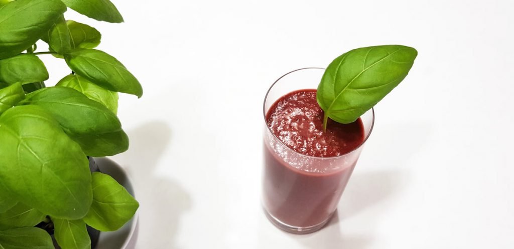 Batido detox com beterraba e abacate