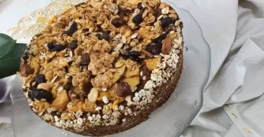 Bolo de outono com maçã, passas e muito mais saudavel